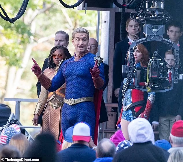 《黑袍纠察队》第四季新路透由祖国人民领导。