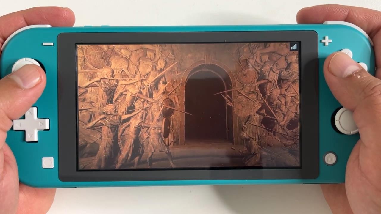 《生化危机8》NS版真机演示运行流畅，画面很棒。